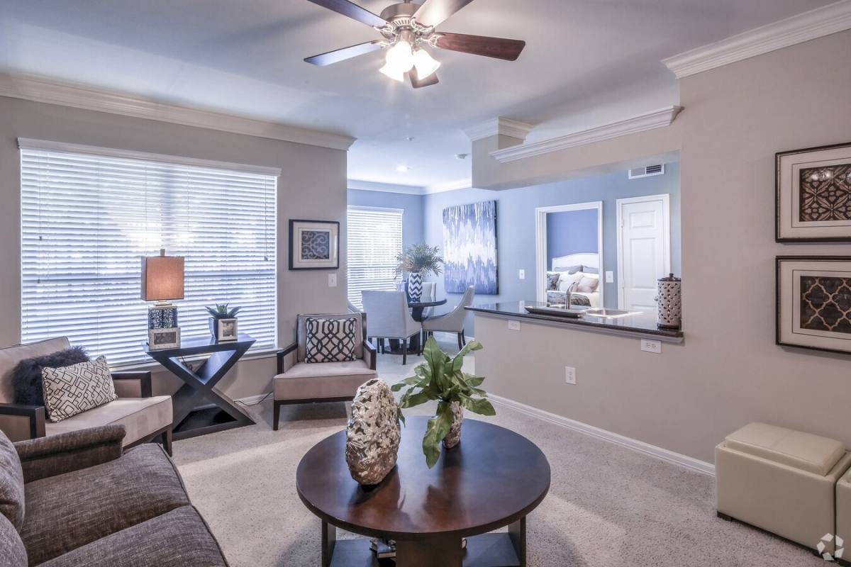 Apartment for rent at 1615 Hermann Dr #TPMD2, Houston, TX 77004