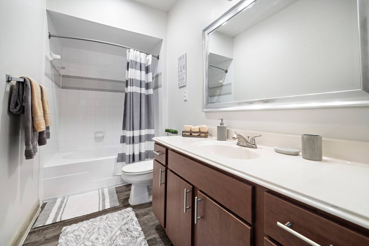 Apartment for rent at 2727 Elmside Dr #RAEE3, Houston, TX 77042