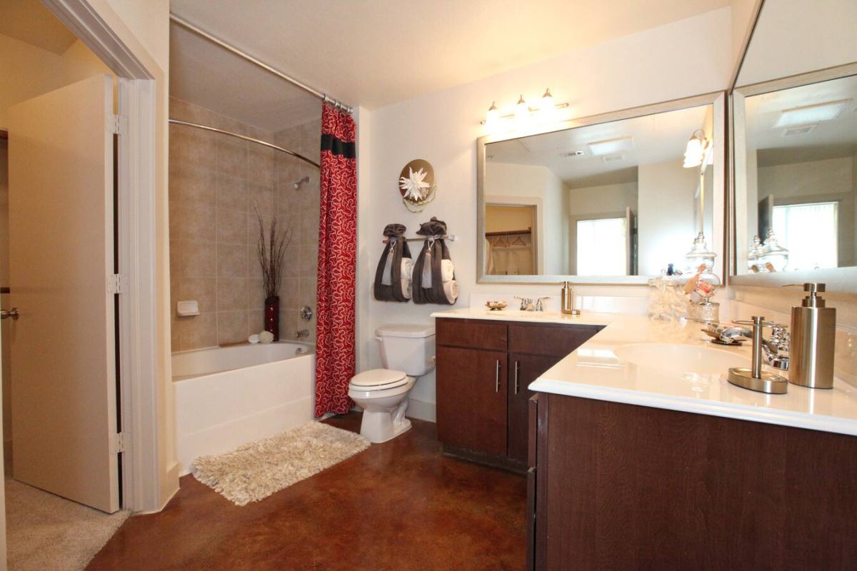 Apartment for rent at 2424 Sawyer Heights St #SHL1, Houston, TX 77007