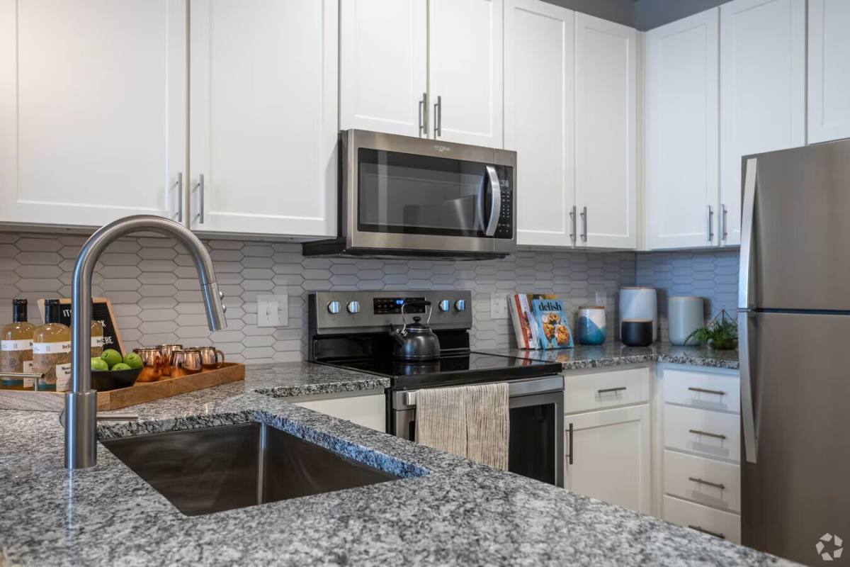 Apartment for rent at 15500 Middlebrook Dr #ATCL1, Houston, TX 77058