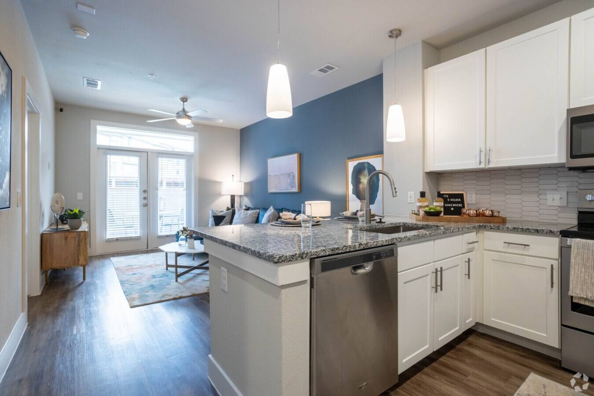 Apartment for rent at 15500 Middlebrook Dr #ATCL1, Houston, TX 77058