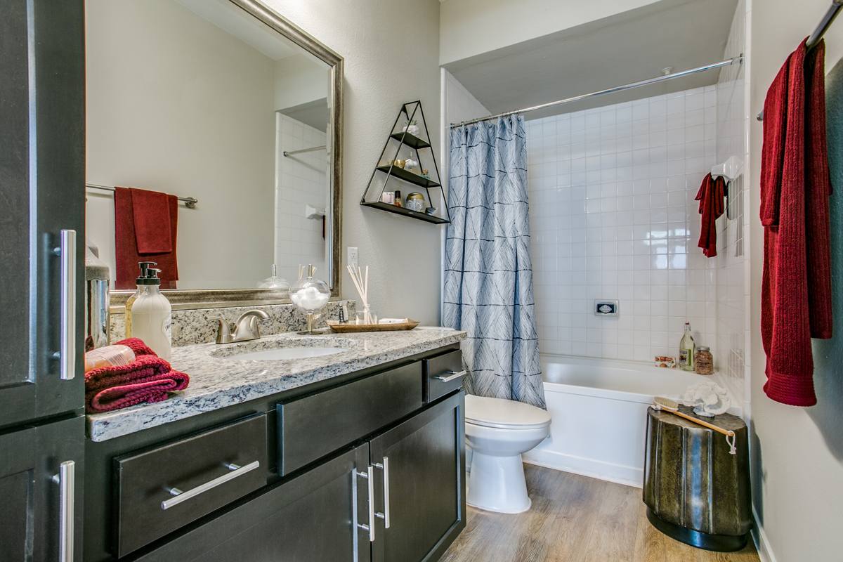 Apartment for rent at 3919 Essex Lane #EXH, Houston, TX 77027