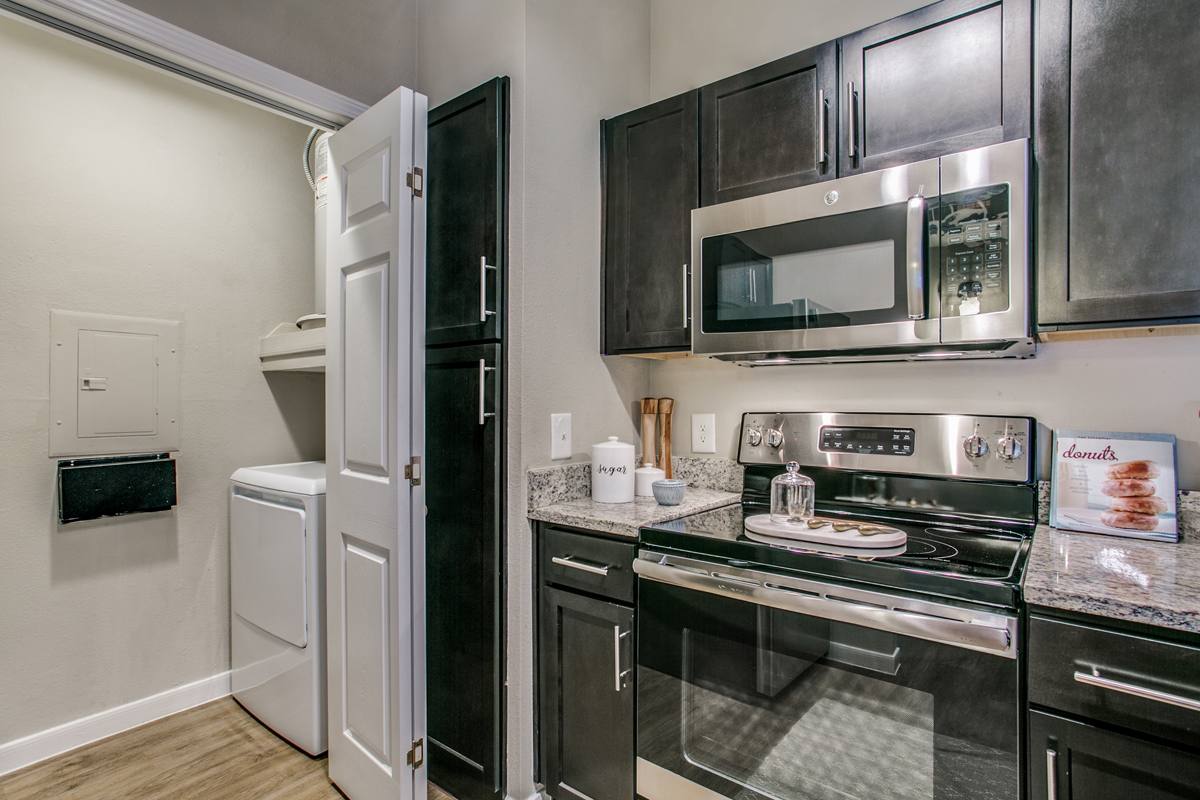 Apartment for rent at 3919 Essex Lane #EXH, Houston, TX 77027