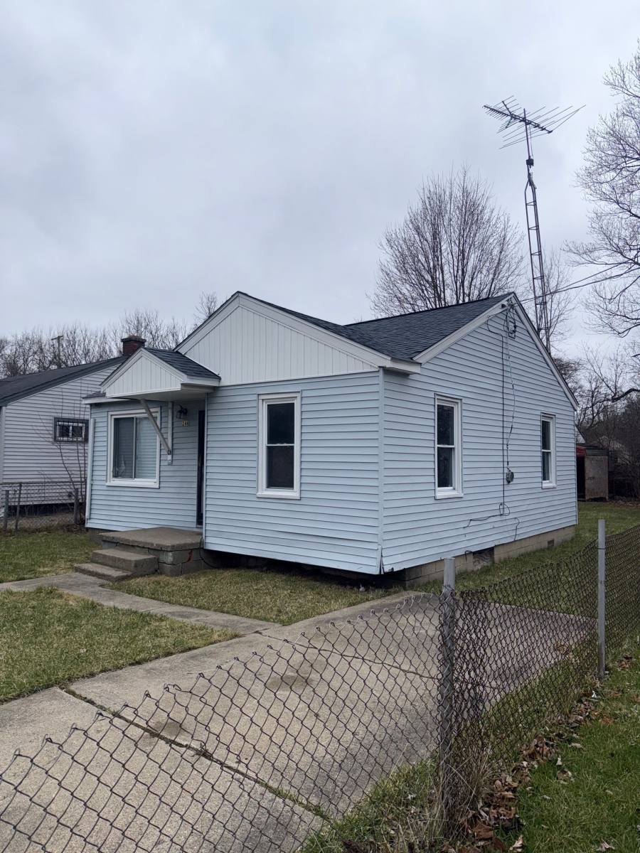 House for rent at 246 E York Ave, Flint, MI 48505