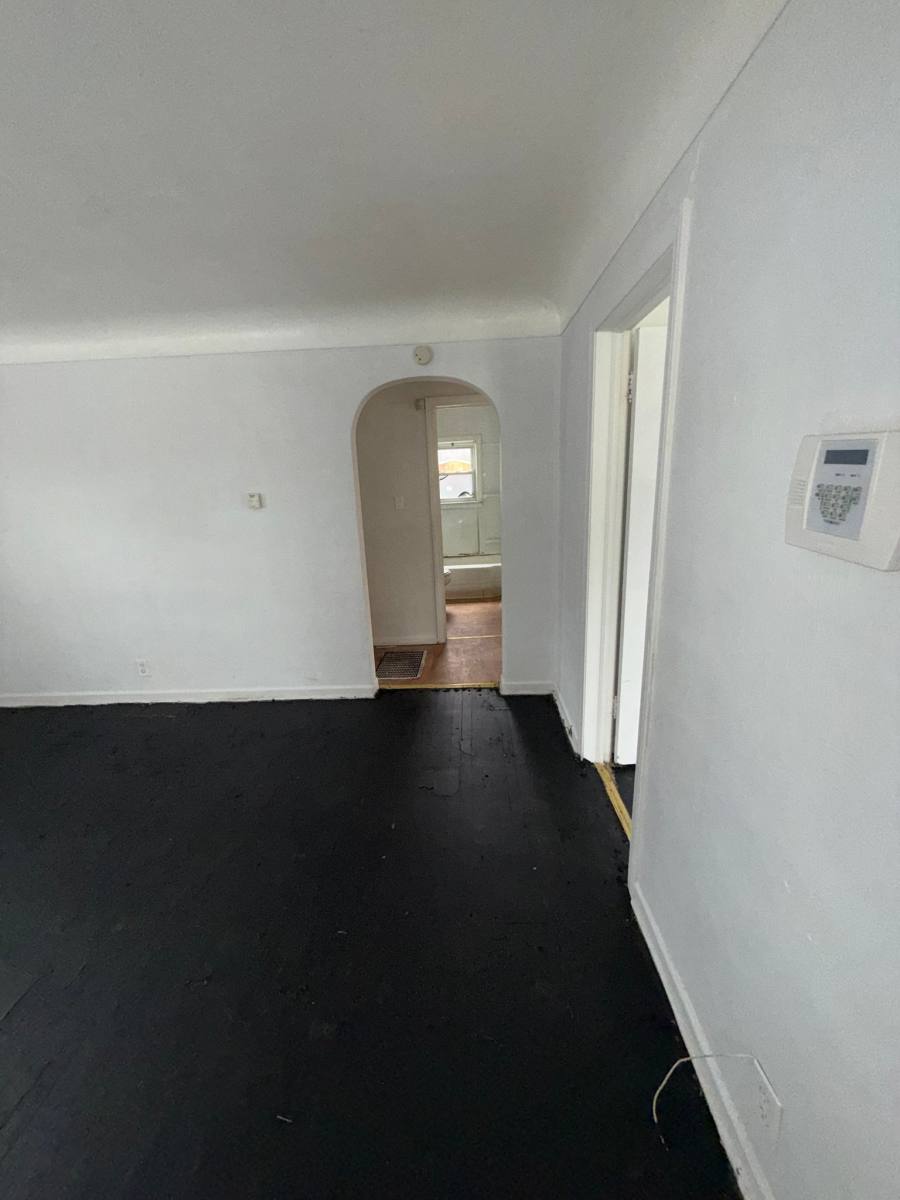 House for rent at 246 E York Ave, Flint, MI 48505