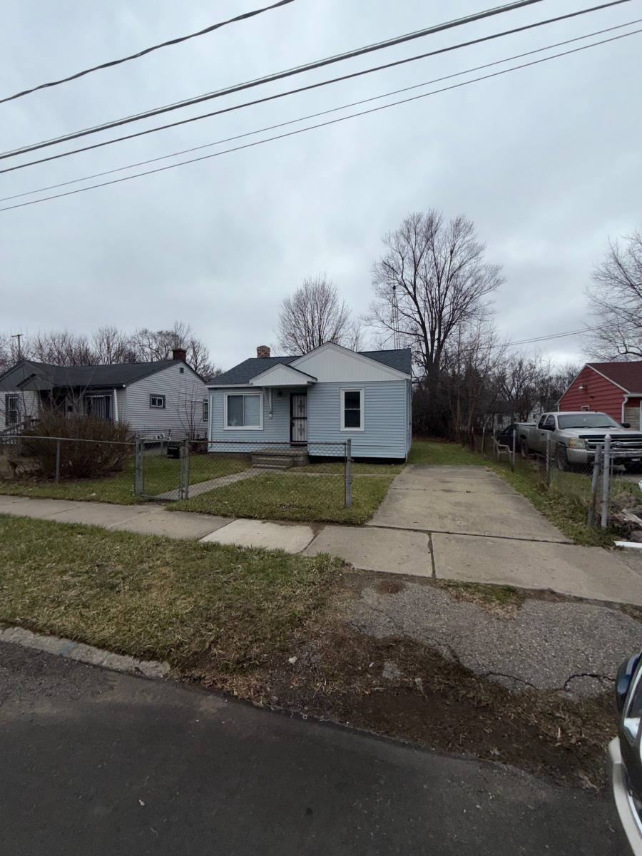 House for rent at 246 E York Ave, Flint, MI 48505