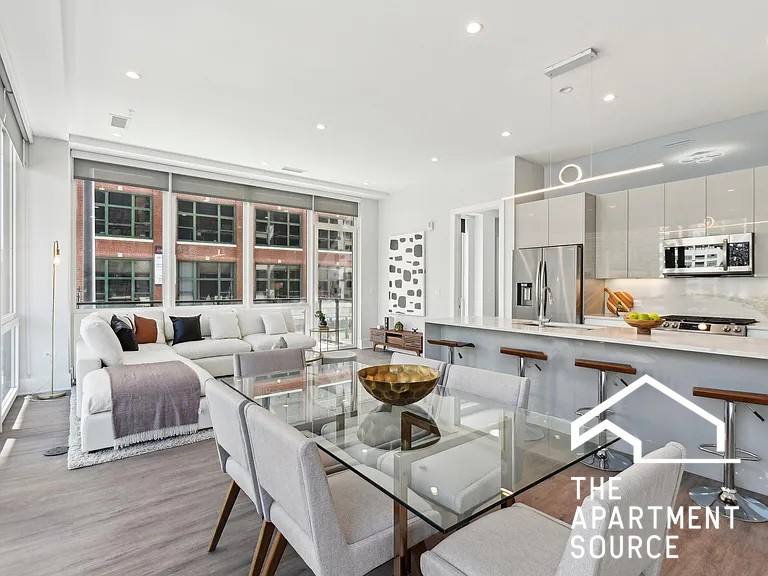 Condo for rent at 812 W Adams St, Chicago, IL 60607