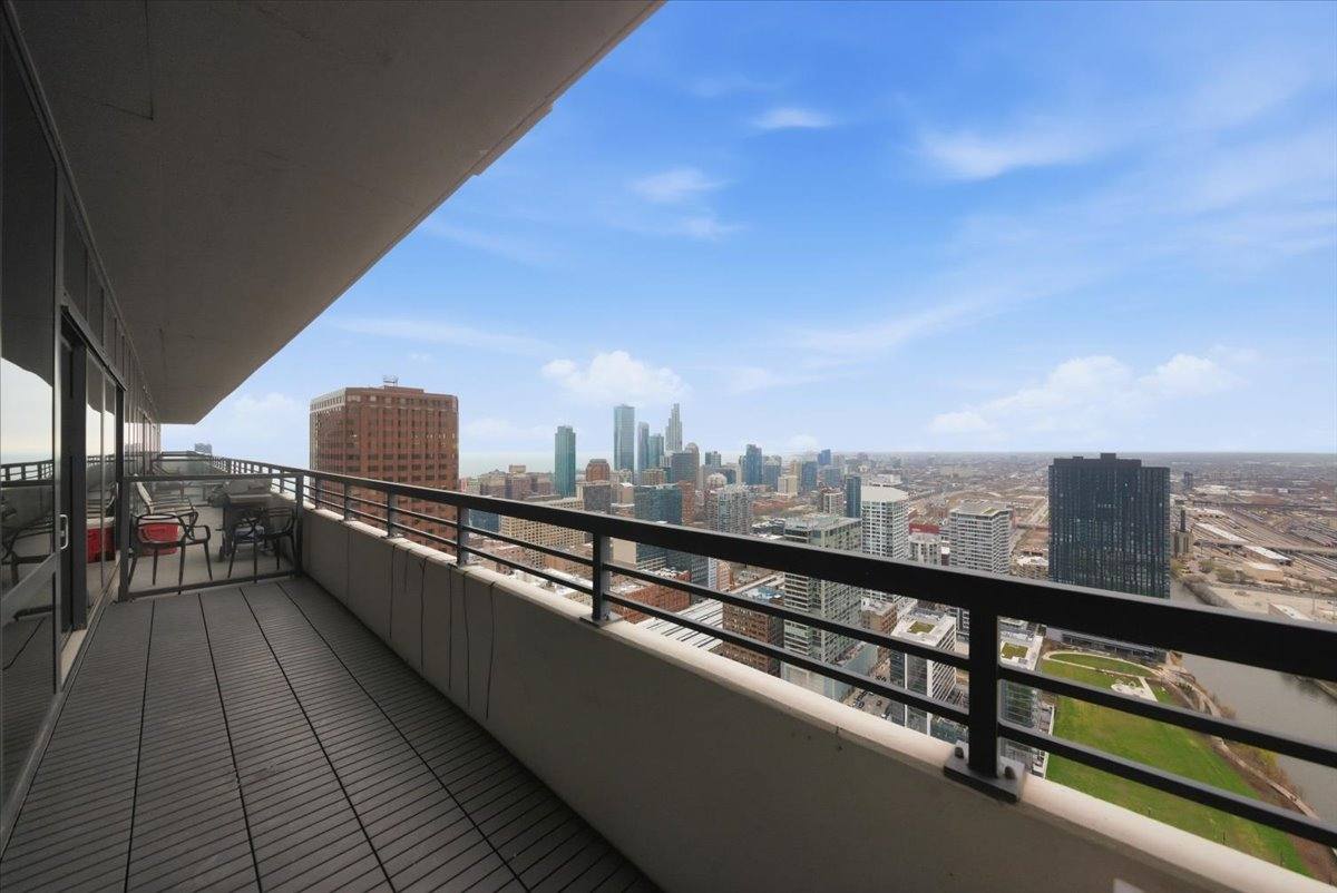 Apartment for rent at 235 W Van Buren St #4507, Chicago, IL 60607