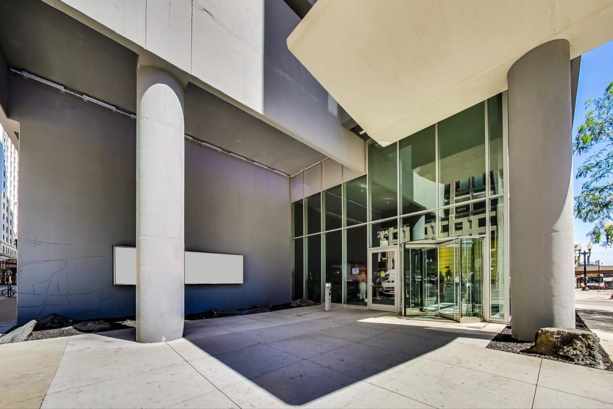 Apartment for rent at 235 W Van Buren St #4507, Chicago, IL 60607