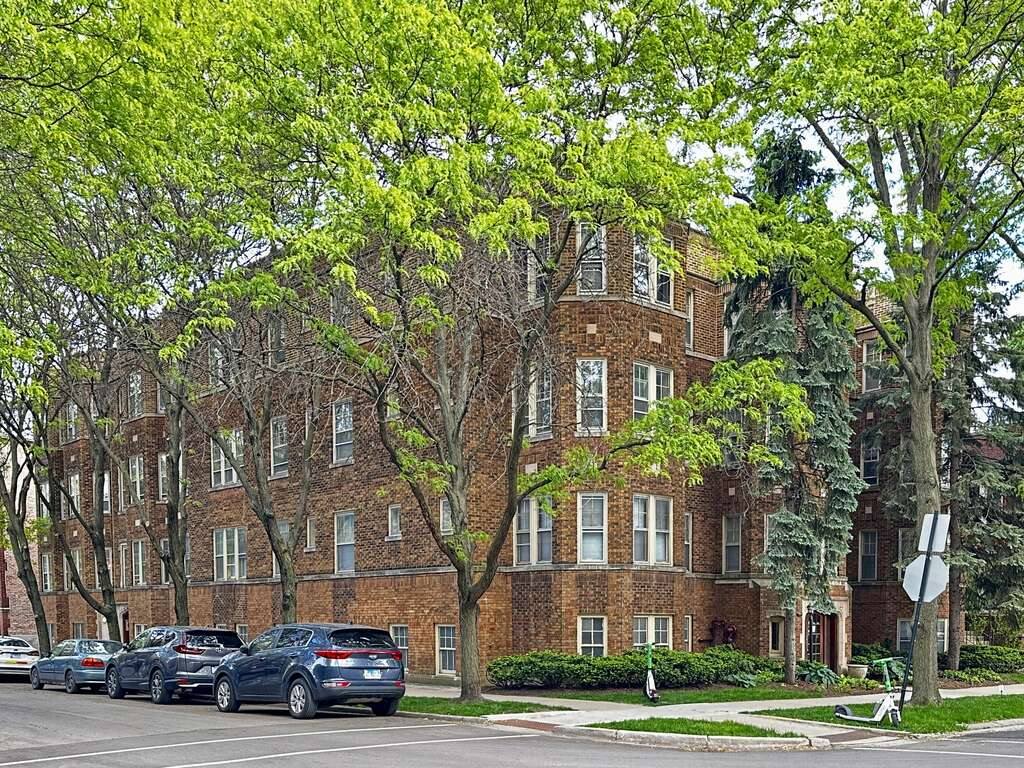 Apartment for rent at 2633 Ainslie #4, Chicago, IL 60625