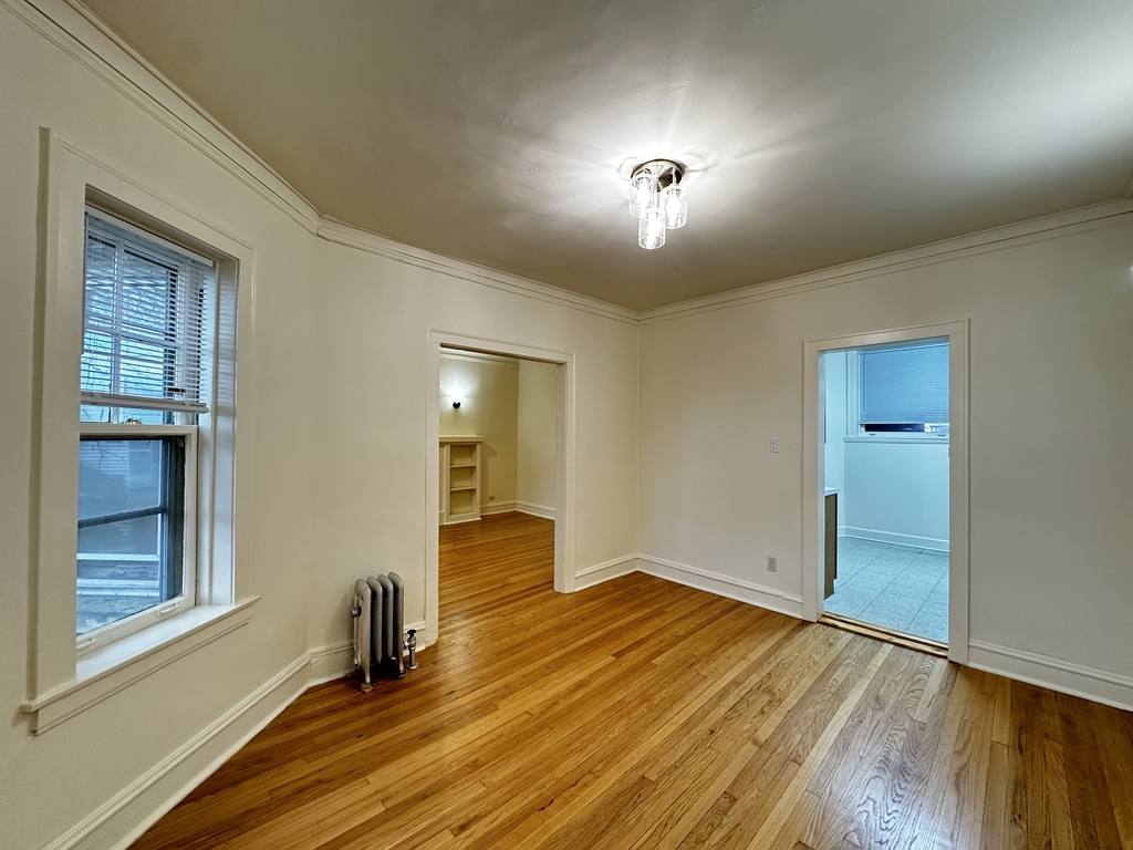 Apartment for rent at 2633 Ainslie #4, Chicago, IL 60625