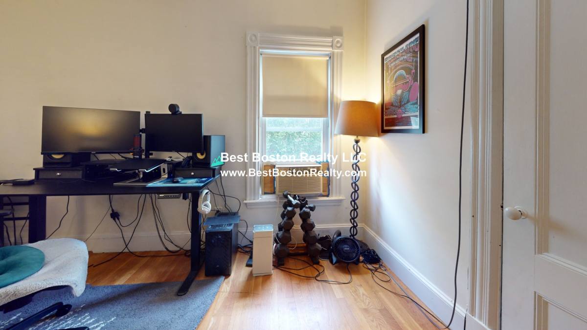 House for rent at 118 Waverly St, Everett, MA 02149