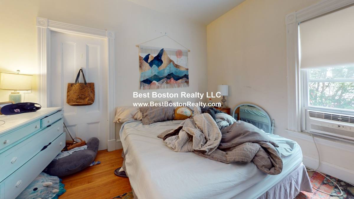 House for rent at 118 Waverly St, Everett, MA 02149