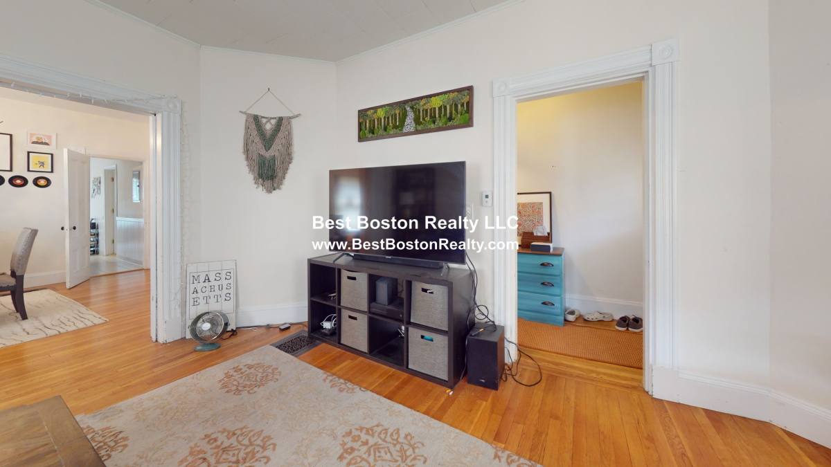 House for rent at 118 Waverly St, Everett, MA 02149