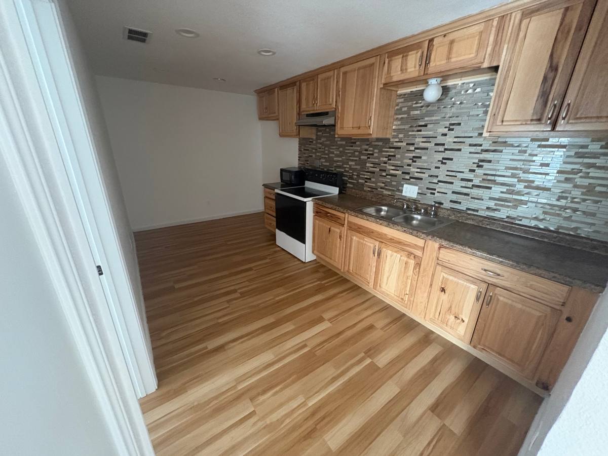Apartment for rent at 401 S Jefferson St #3, Kaufman, TX 75142