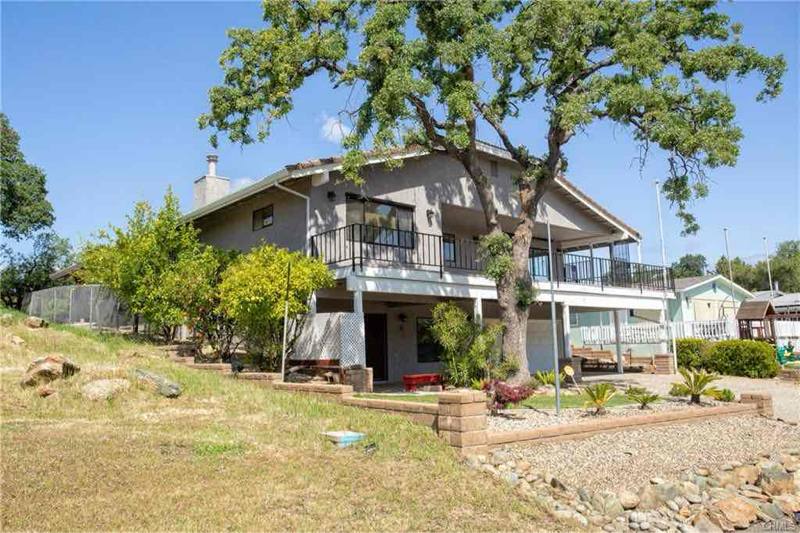 Townhouse for rent at 11 Kokanee Dr, Oroville, CA 95966
