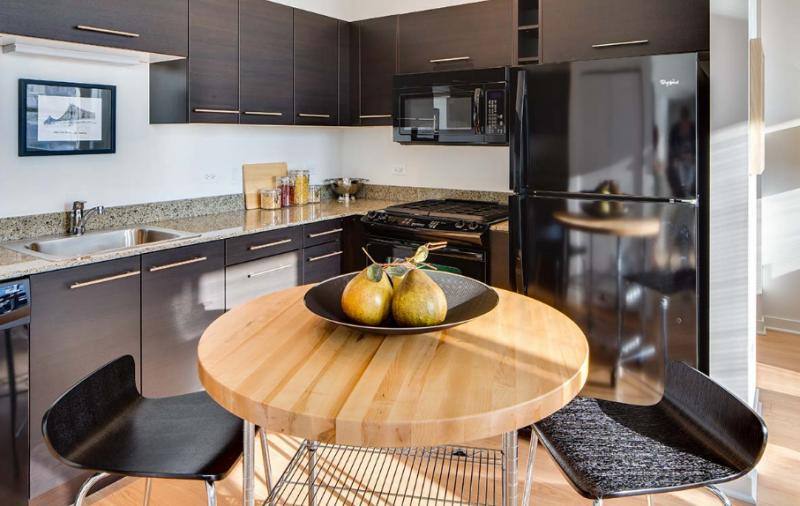 Apartment for rent at 800 W Blackhawk, Chicago, IL 60614