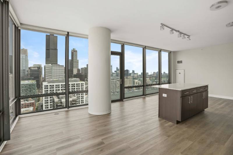 Apartment for rent at 760 W Adams, Chicago, IL 60661