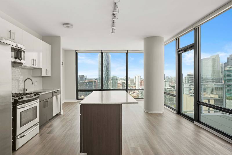 Apartment for rent at 760 W Adams, Chicago, IL 60661