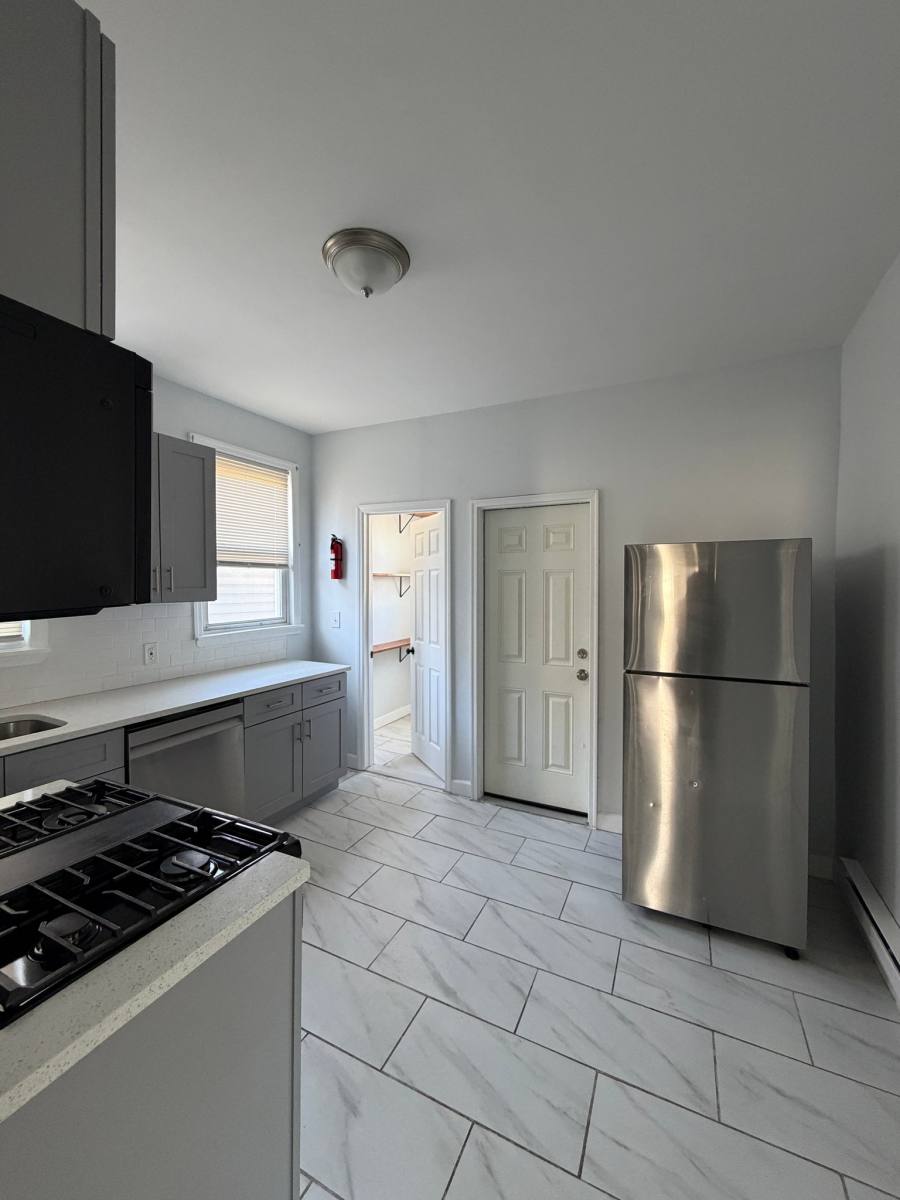 Apartment for rent at 59 N 15th St, 3 #3, East Orange, NJ 07017