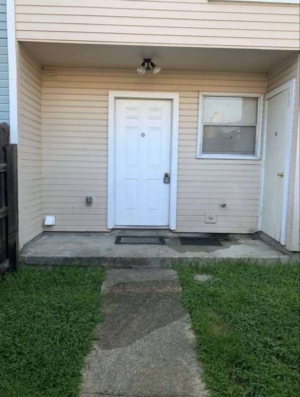Townhouse for rent at 1755 Blvd De Province #A, Baton Rouge, LA 70816