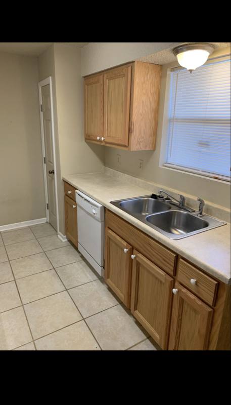 Townhouse for rent at 1755 Blvd De Province #A, Baton Rouge, LA 70816