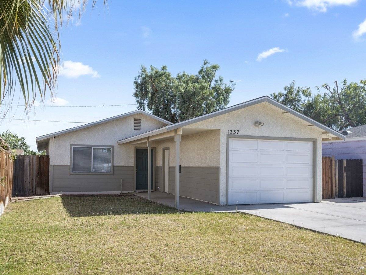 House for rent at 1237 Lenrey Ave, El Centro, CA 92243