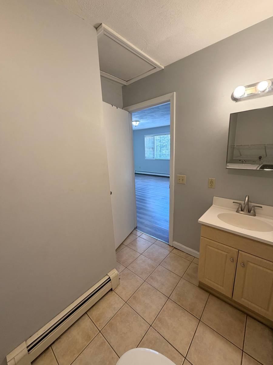 Townhouse for rent at 28 Riverdale Ave #B, West Warwick, RI 02893
