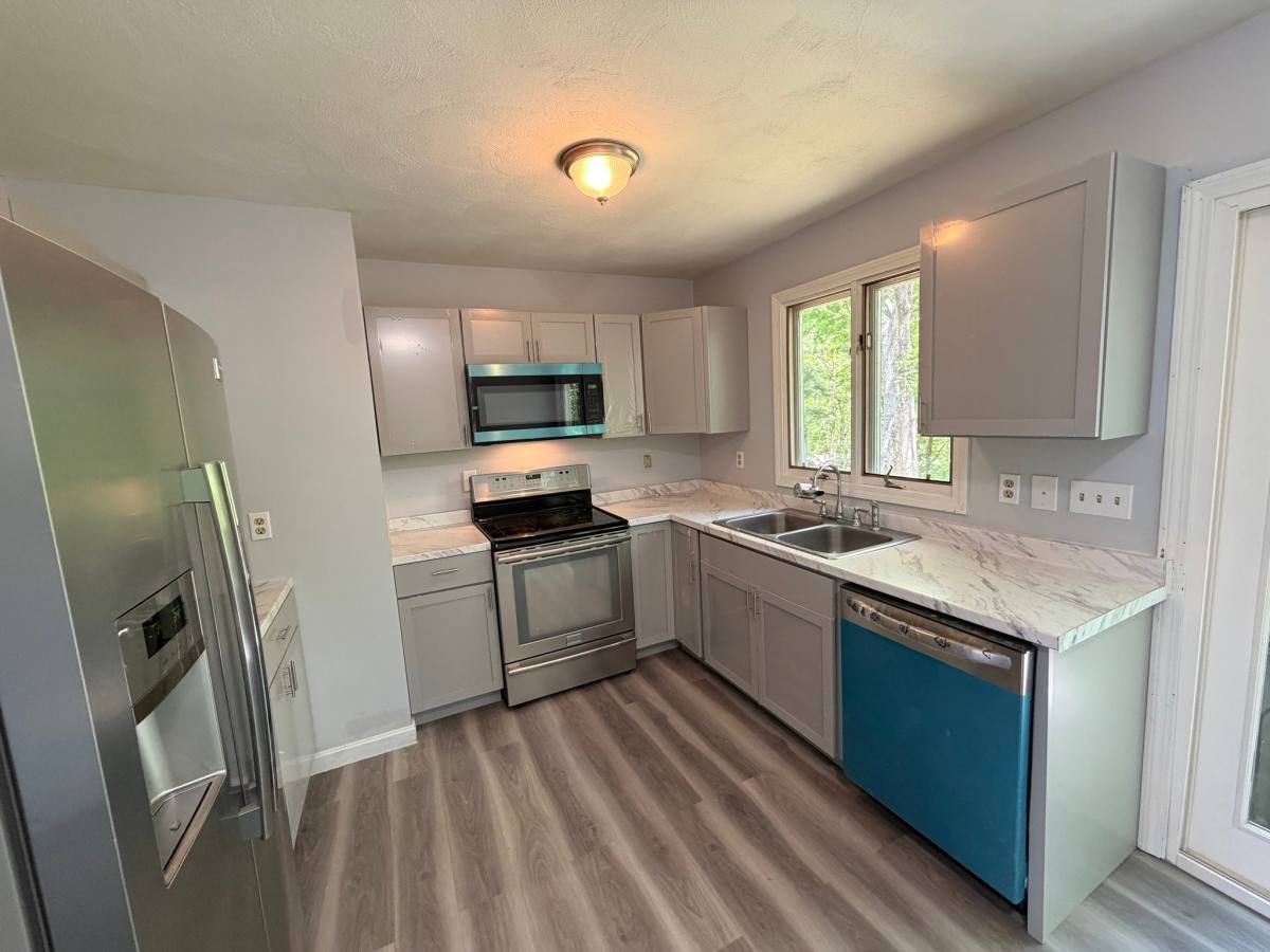 Townhouse for rent at 28 Riverdale Ave #B, West Warwick, RI 02893