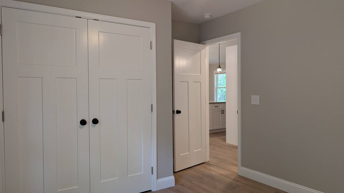 House for rent at 5 Woodland Hills Dr, Franklin, NC 28734