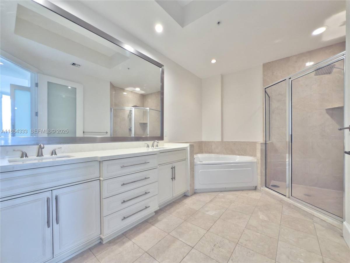 Condo for rent at 848 Brickell Key Dr #306, Miami, FL 33131