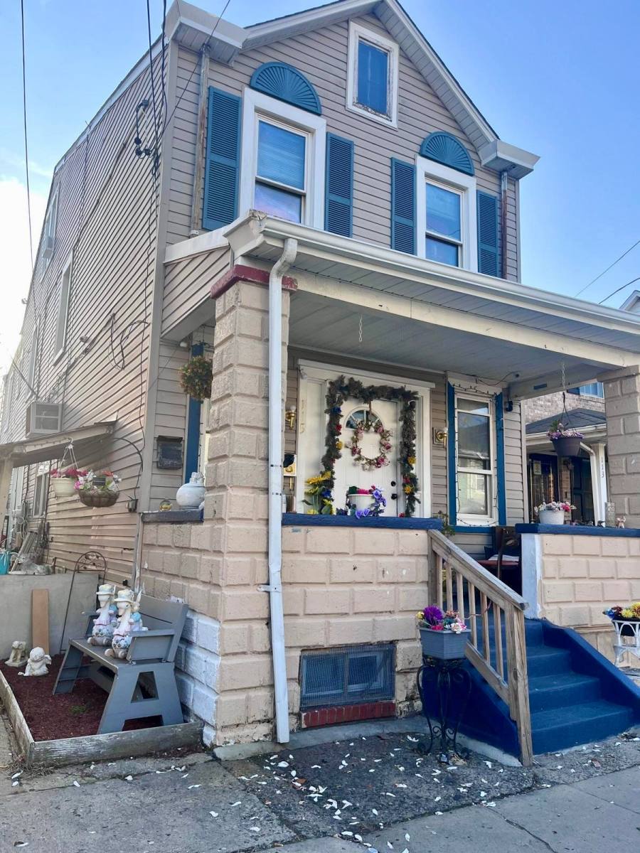 Apartment for rent at 115 Anderson St #B, Trenton, NJ 08611