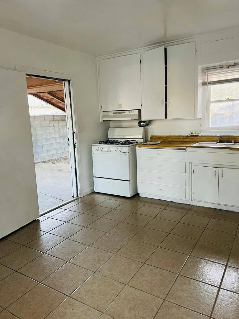 House for rent at 1578 E 21st St, Merced, CA 95340