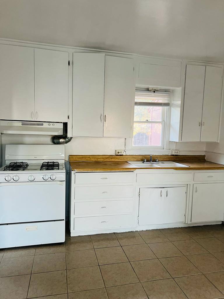 House for rent at 1578 E 21st St, Merced, CA 95340
