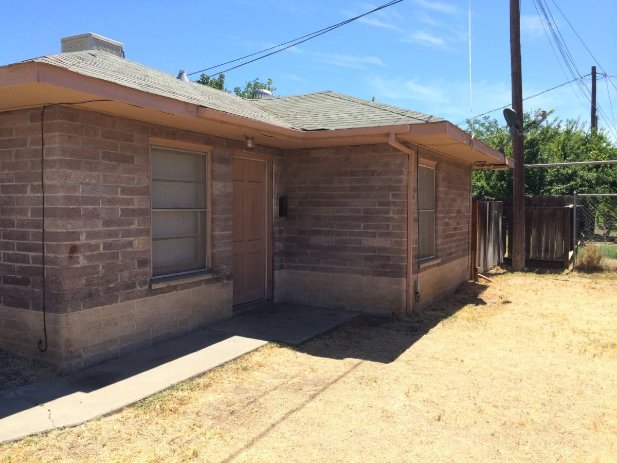 House for rent at 1578 E 21st St, Merced, CA 95340