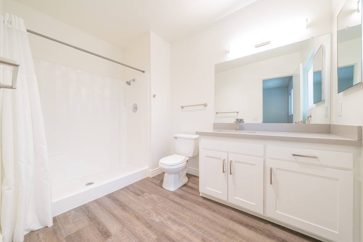 Apartment for rent at 1150 Meadowlake Dr #6, Vista, CA 92084