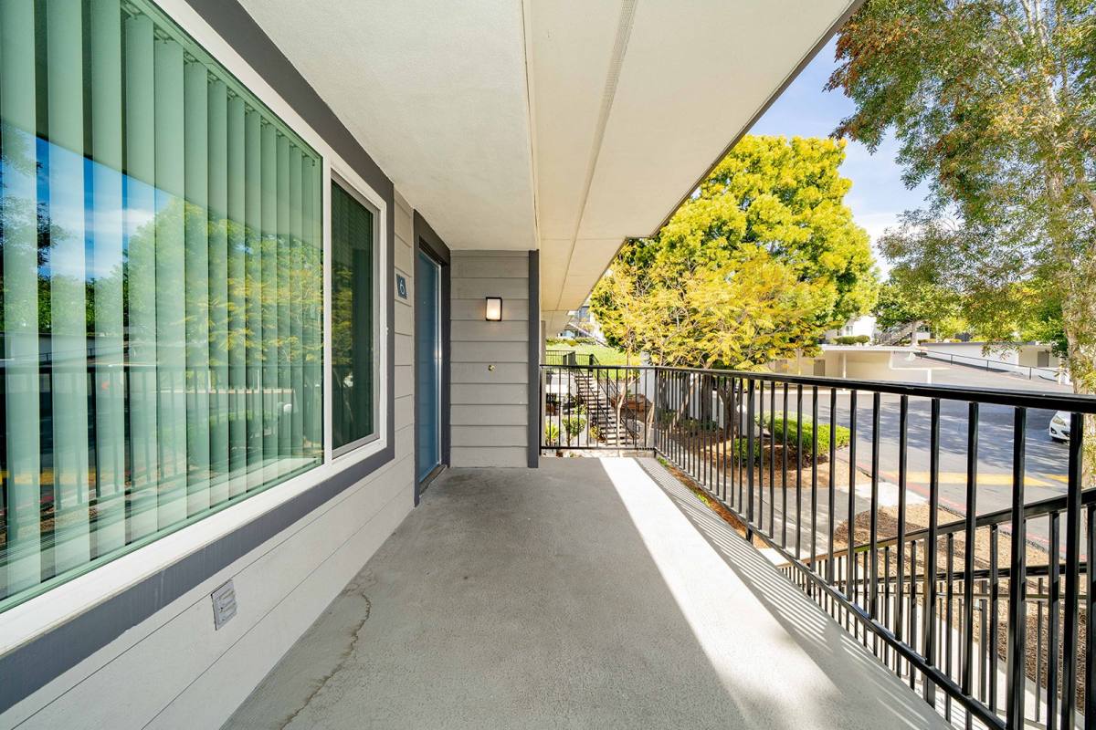 Apartment for rent at 1150 Meadowlake Dr #6, Vista, CA 92084