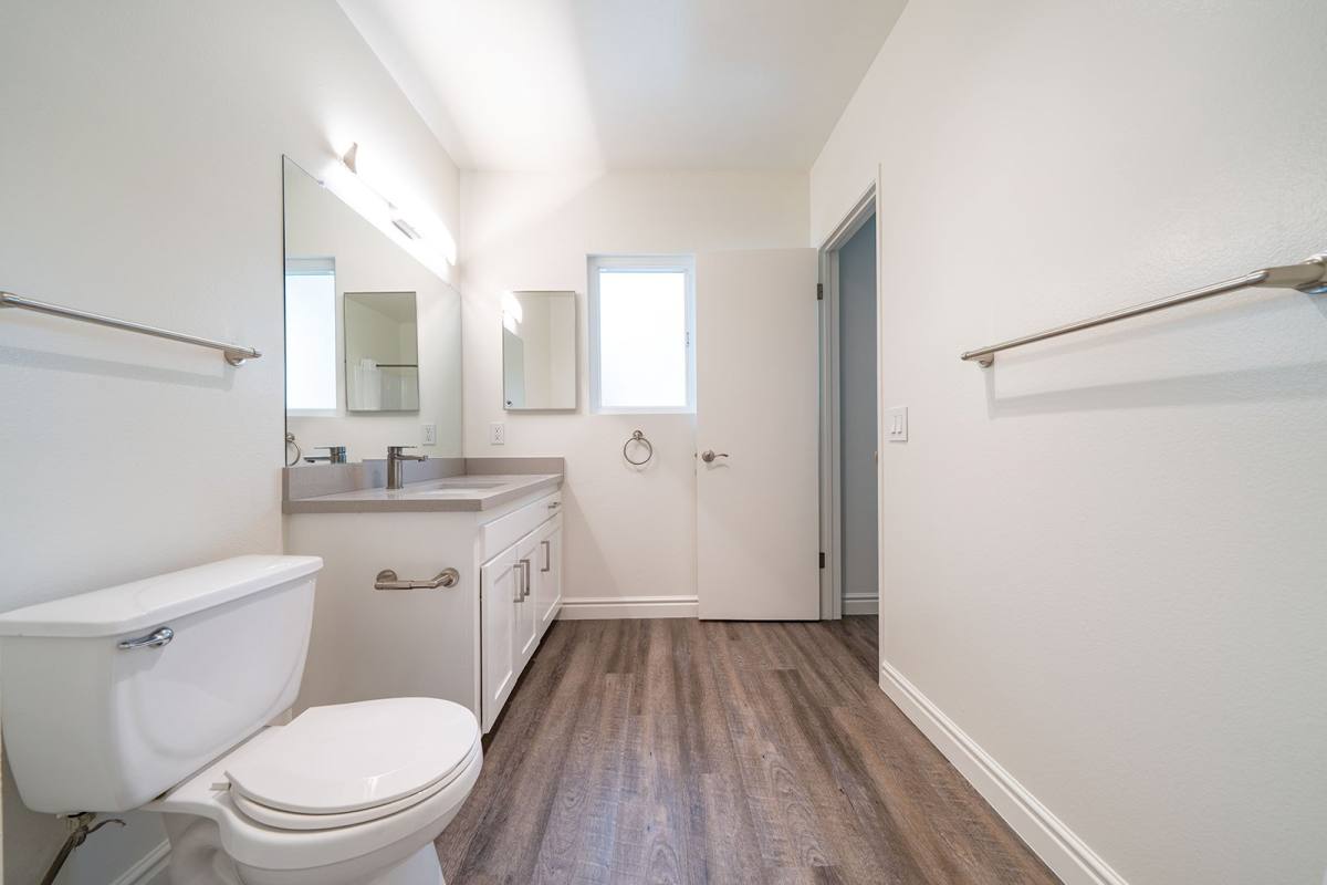 Apartment for rent at 1150 Meadowlake Dr #6, Vista, CA 92084