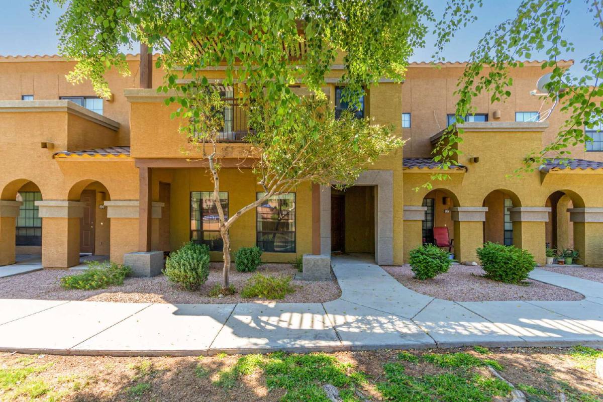 Townhouse for rent at 1702 E Bell Rd #189, Phoenix, AZ 85022