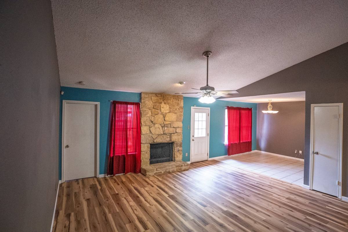 House for rent at 9904 Briar Ridge Dr, Austin, TX 78748