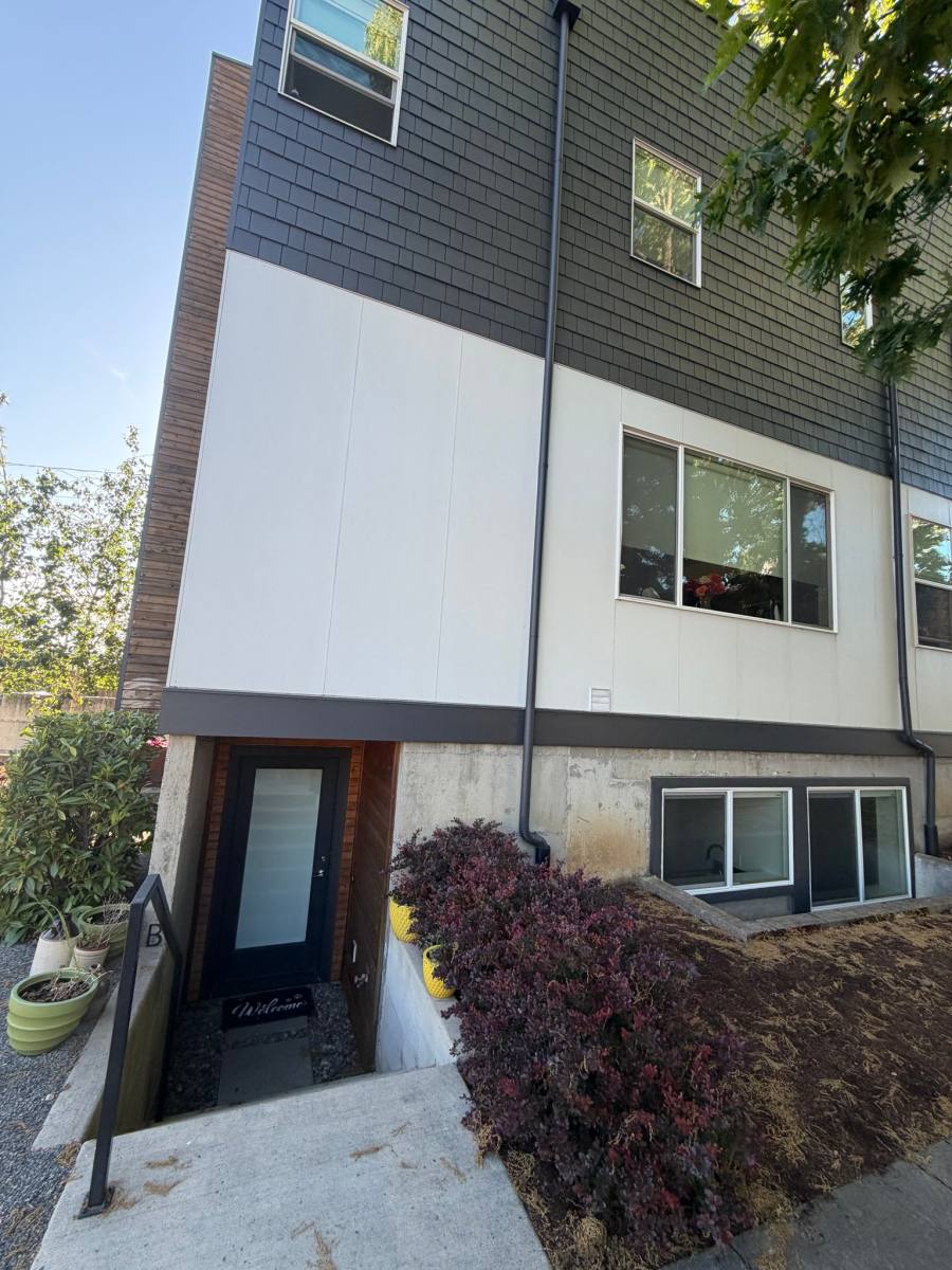 Apartment for rent at 1755 NE Skidmore #B, Portland, OR 97211