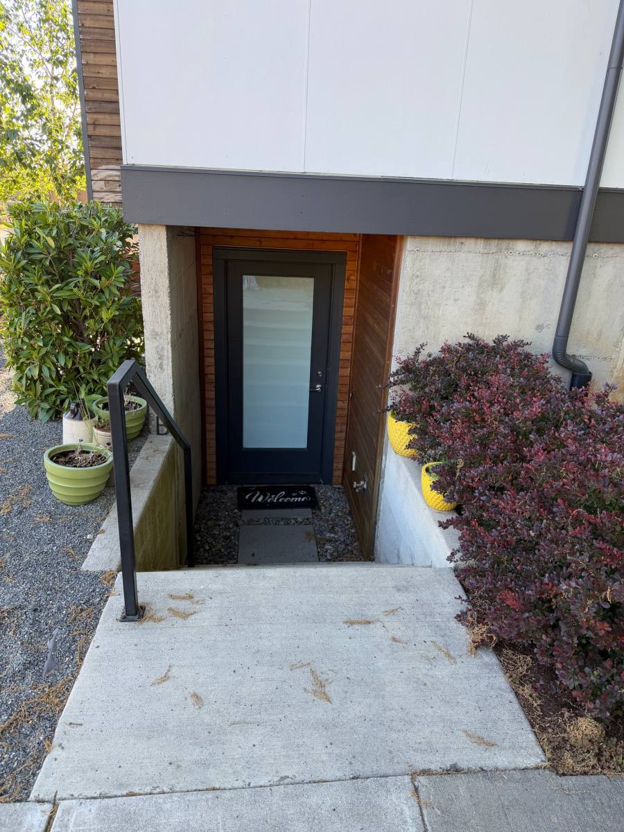 Apartment for rent at 1755 NE Skidmore #B, Portland, OR 97211