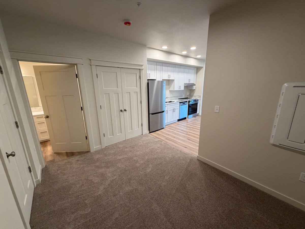 Apartment for rent at 940 Lincoln St #6, Eugene, OR 97401