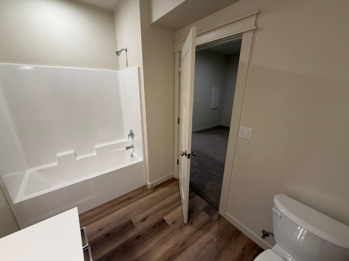 Apartment for rent at 940 Lincoln St #6, Eugene, OR 97401