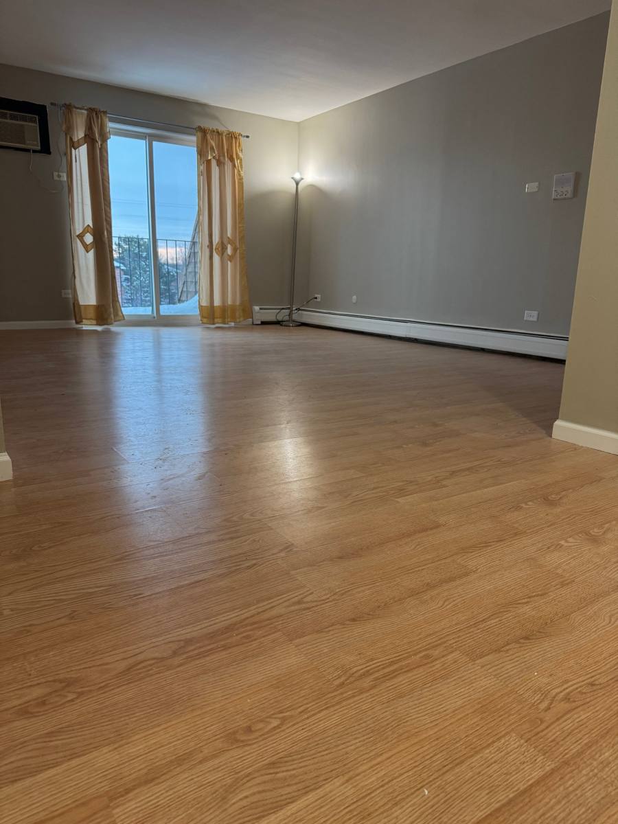 Condo for rent at 252 Shorewood Dr, Glendale Heights, IL 60139
