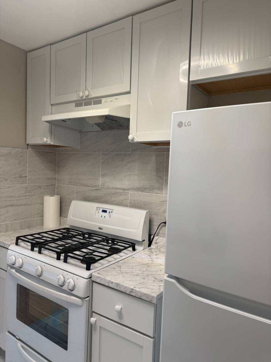 Condo for rent at 252 Shorewood Dr, Glendale Heights, IL 60139