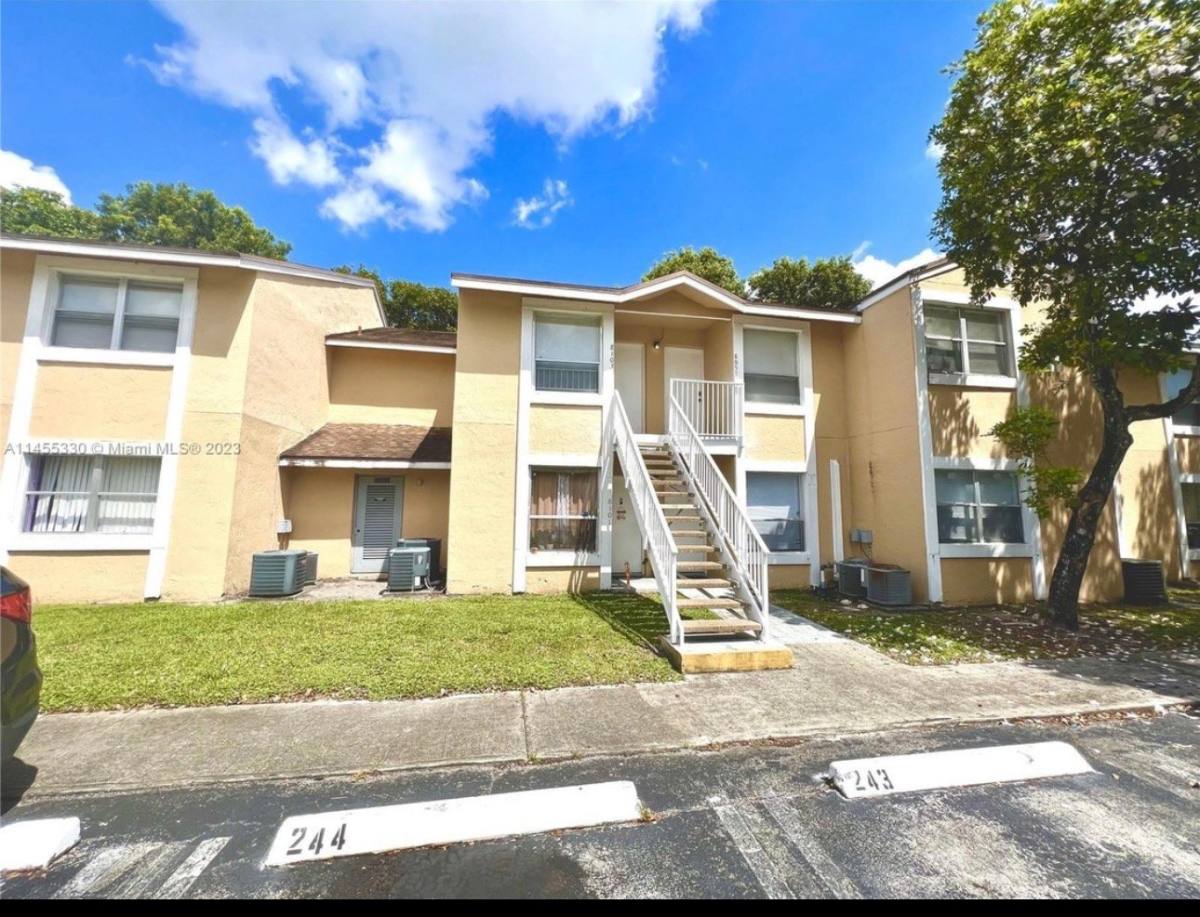 Apartment for rent at 8057 NW 21st Court, Hollywood, FL 33025