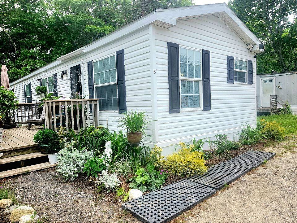 House for rent at 5 1st St, Pocasset, MA 02559