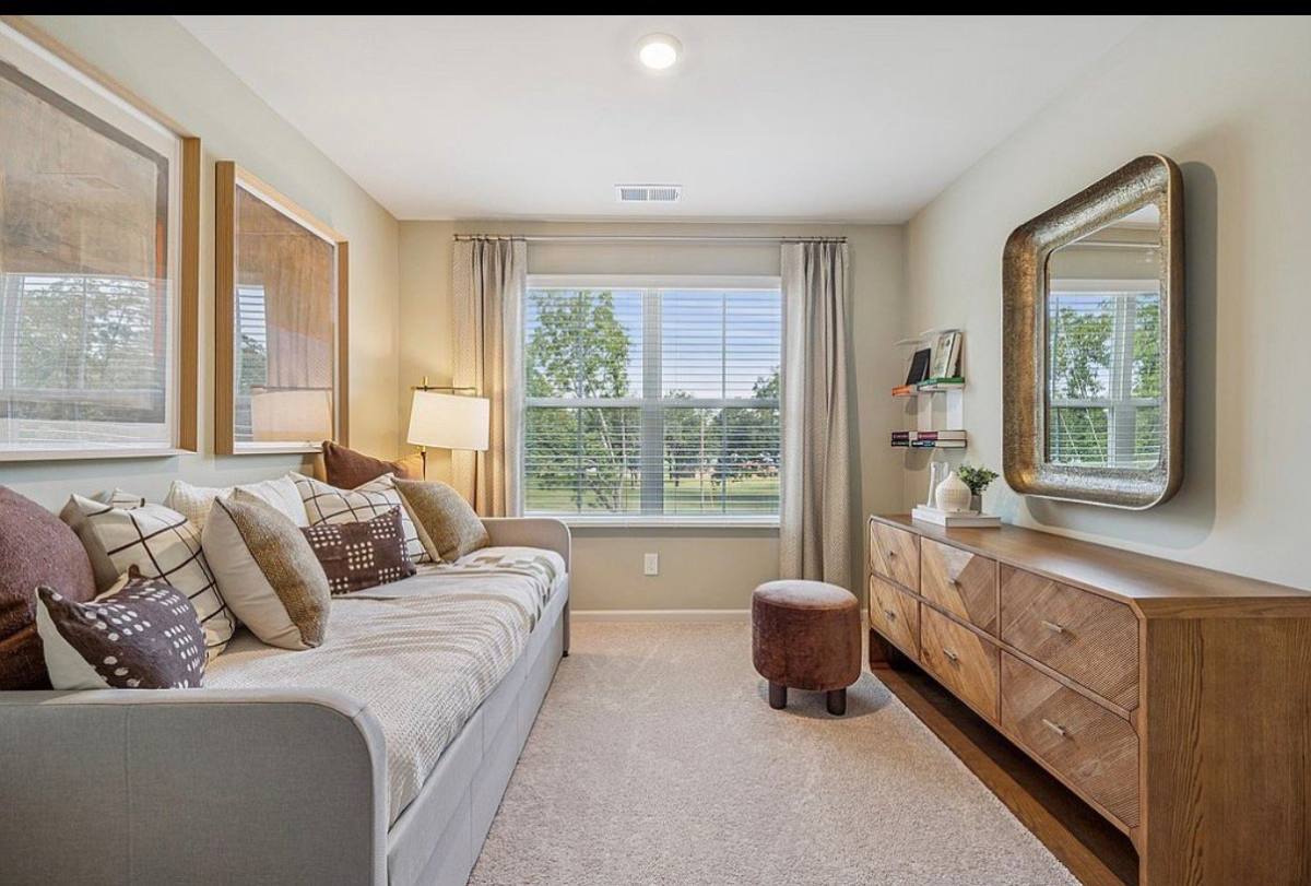 Townhouse for rent at 3035 Kingsfield Rd, Charlotte, NC 28208