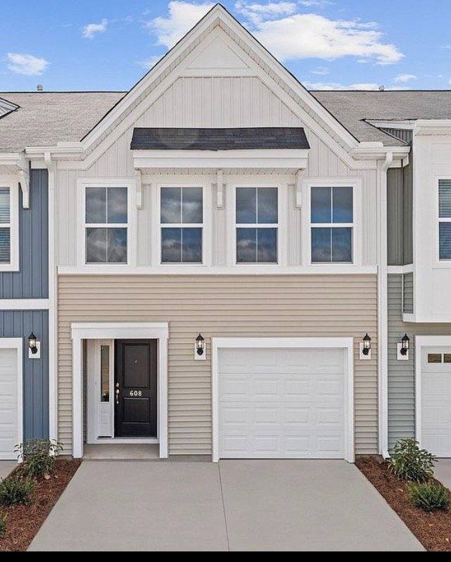 Townhouse for rent at 3035 Kingsfield Rd, Charlotte, NC 28208
